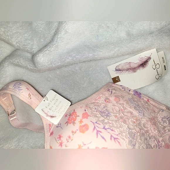 NWT Bra - Picture 6 of 9